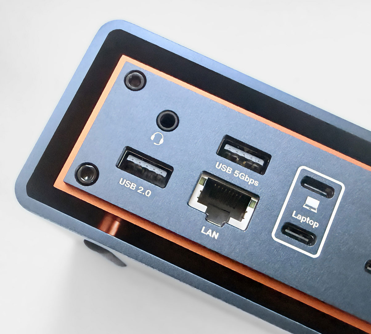 iVanky FusionDock Max 2 review: 23-port, 3x display pro warship of