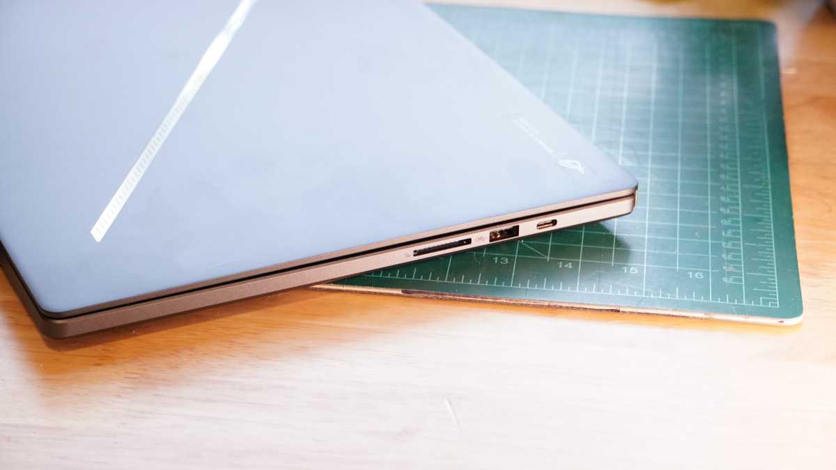 Asus ROG Zephyrus G16 ports