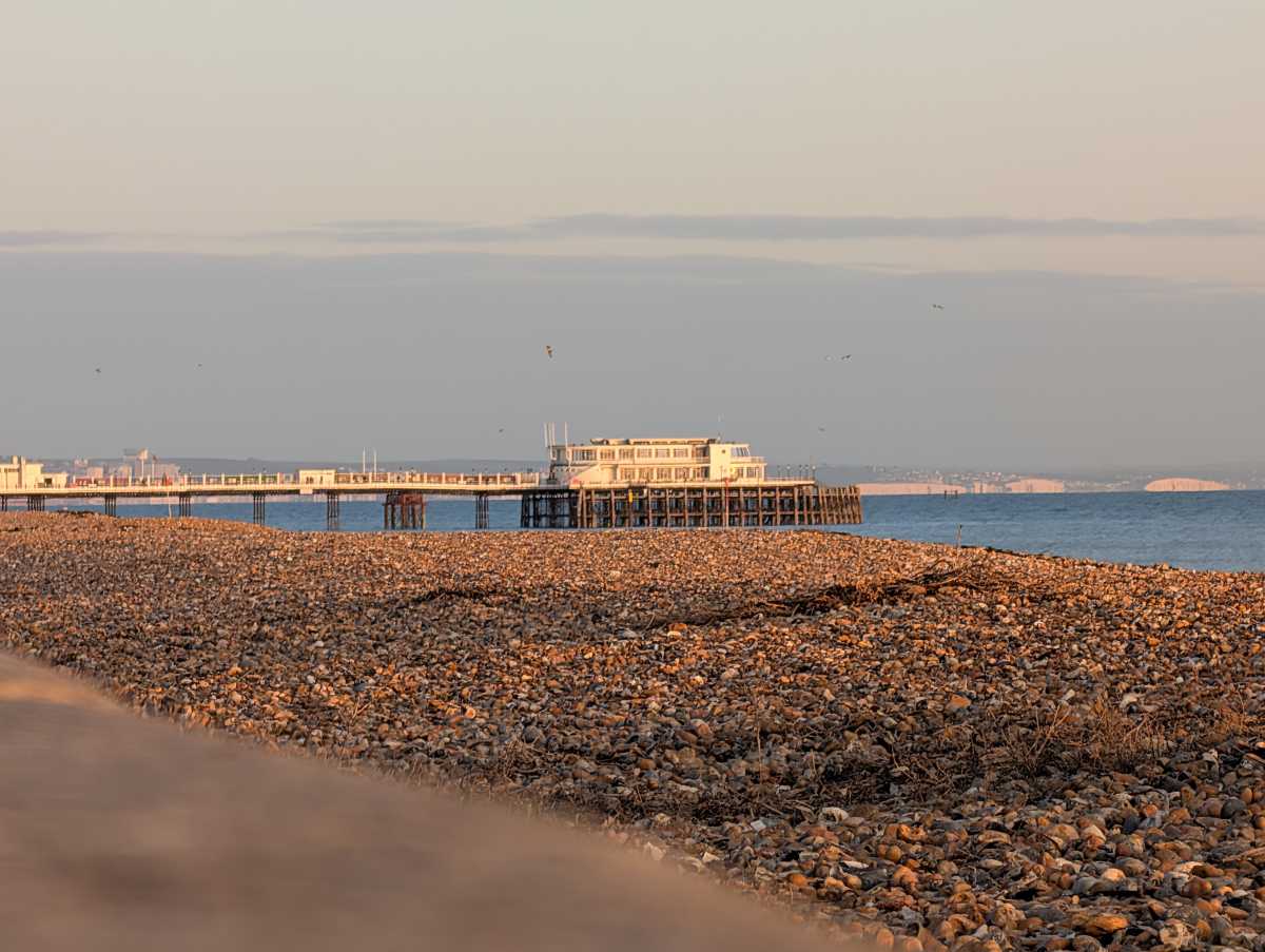 Google Pixel 10 Pro camera sample pier 10x zoom