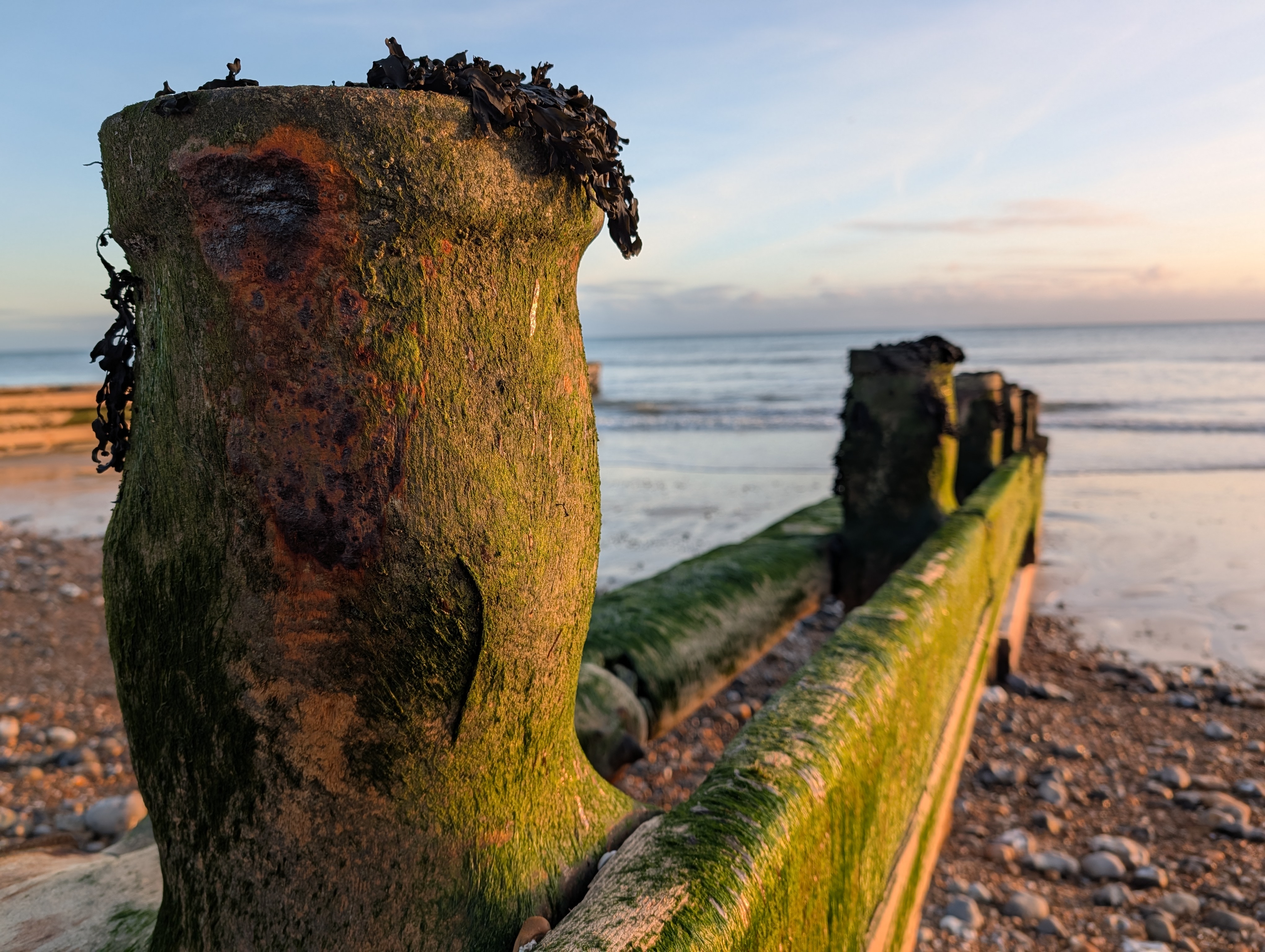 Google Pixel 10 Pro camera sample wave breakers