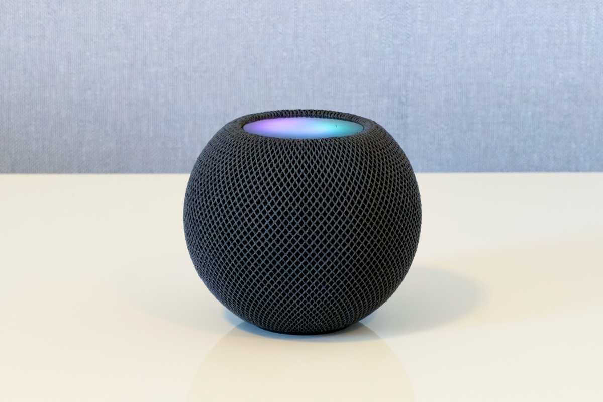 HomePod mini with siri activated