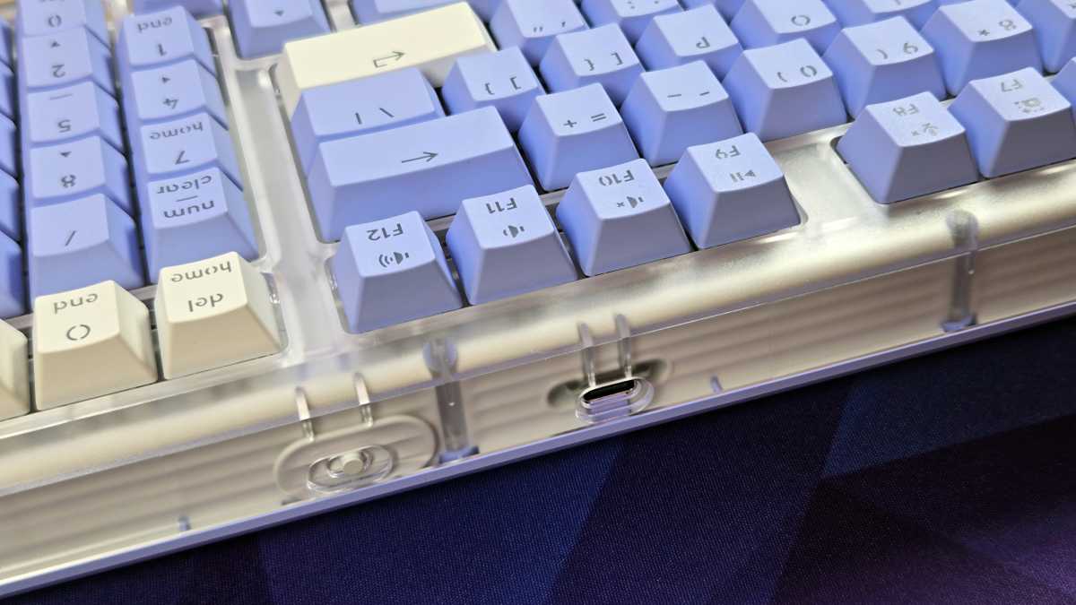 Logitech Alto Keys K98M front