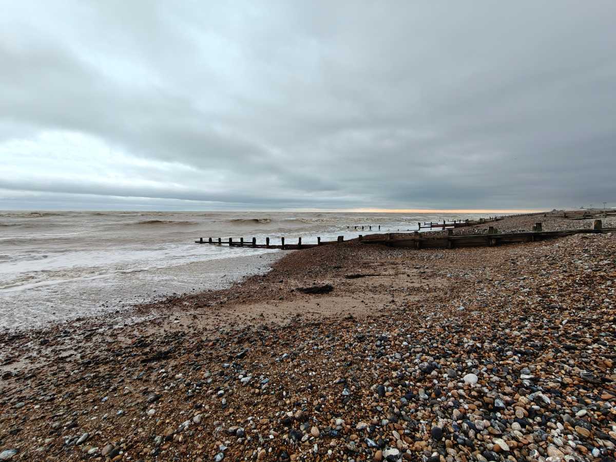 OnePlus 15R camera sample beach 0 point 6x zoom