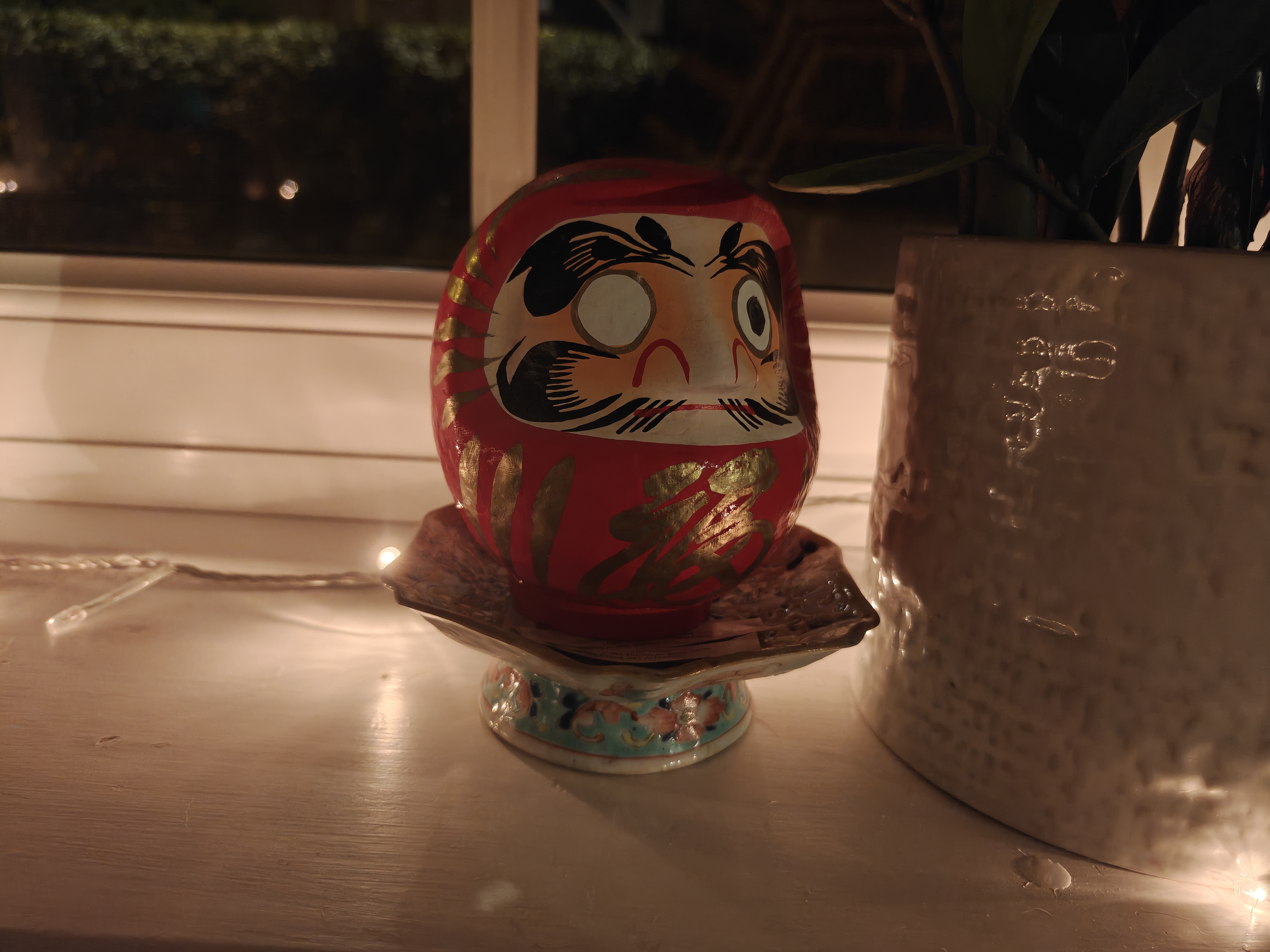 OnePlus 15R camera sample daruma OnePlus 15 comparison