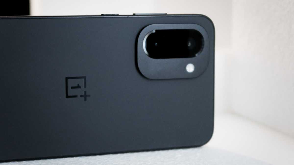 OnePlus 15R review camera sideways
