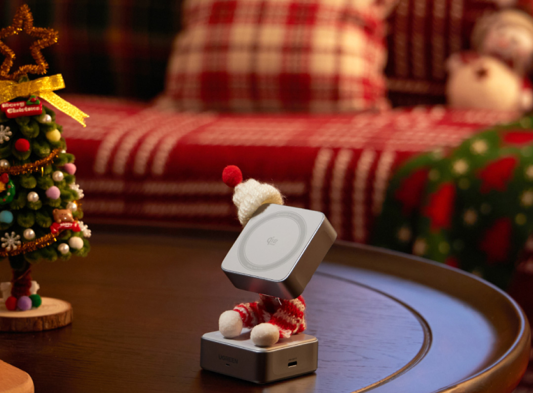 UGREEN Christmas 2 in 1 Charger