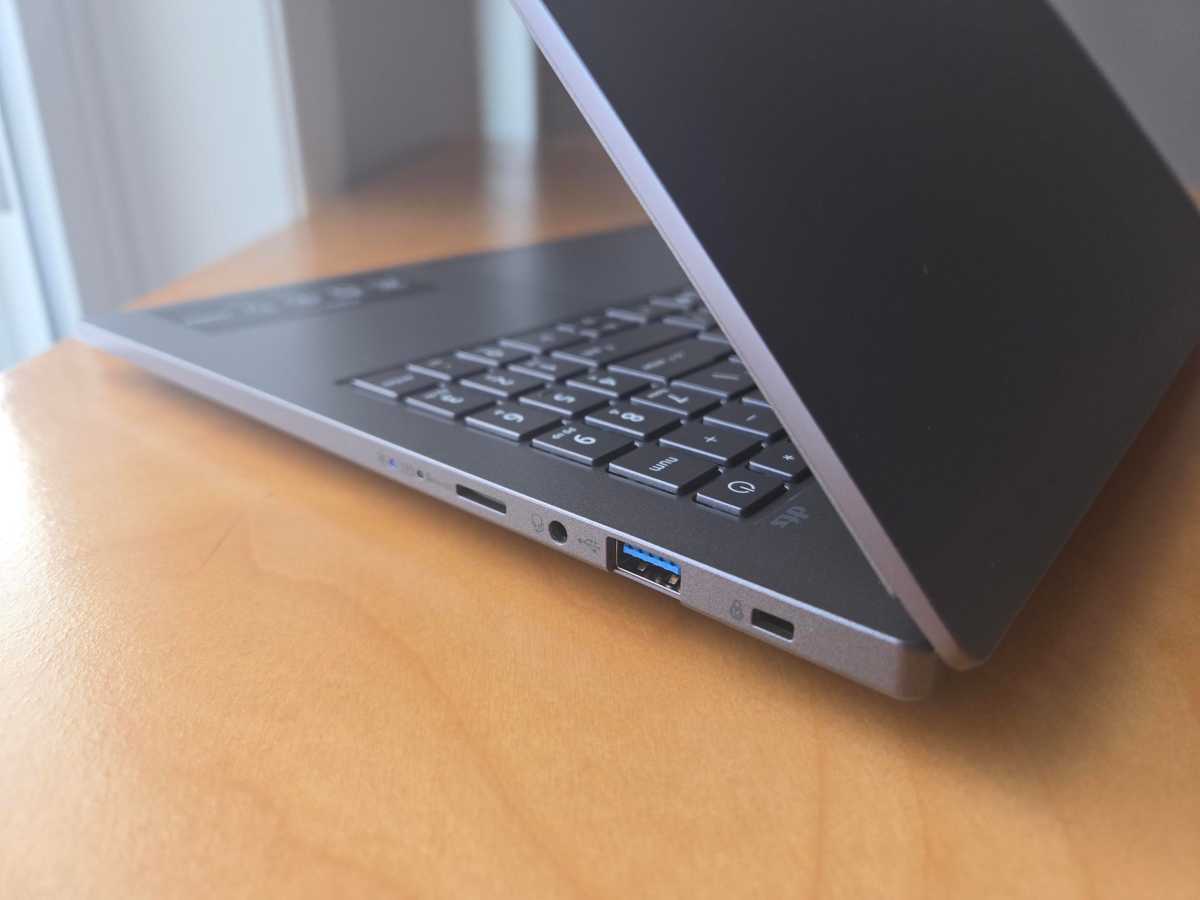 Acer Aspire 16 AI right side