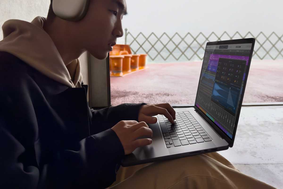 Apple Creator Studio 1