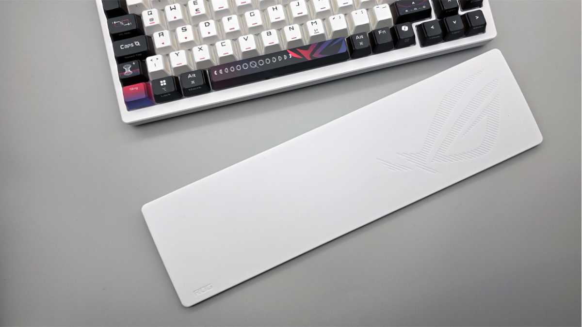 Asus ROG Azoth X kommt mit abnehmbarer Handgelenkauflage