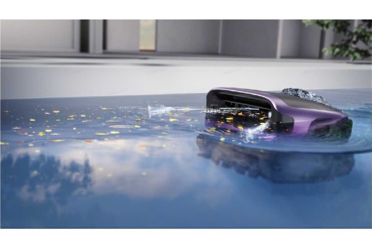 Beatbot Sora in skimming mode