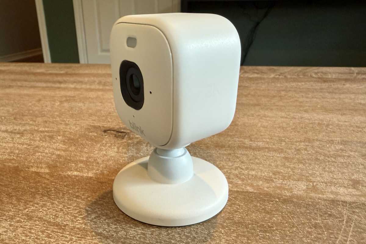 Blink Mini 2K in profile