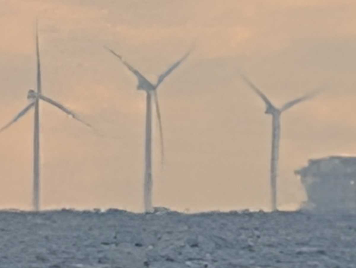 Google Pixel 10 Pro camera sample 100x zoom beach AI off