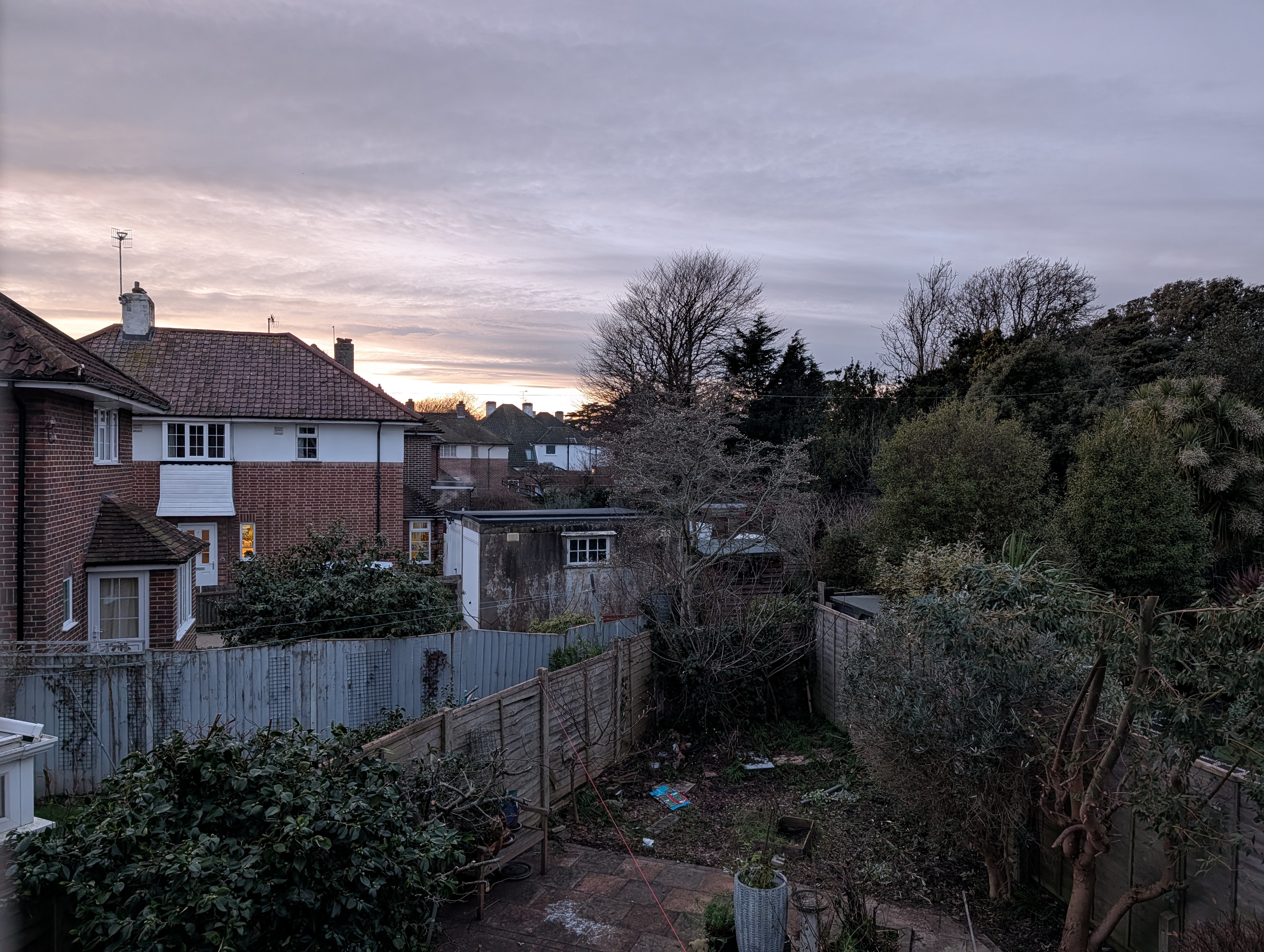 Google Pixel 10 Pro camera sample low light dusk