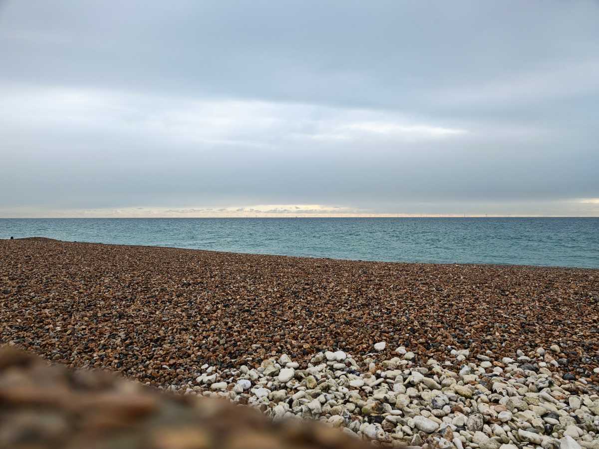 Honor Magic 8 Pro camera sample 1x zoom beach