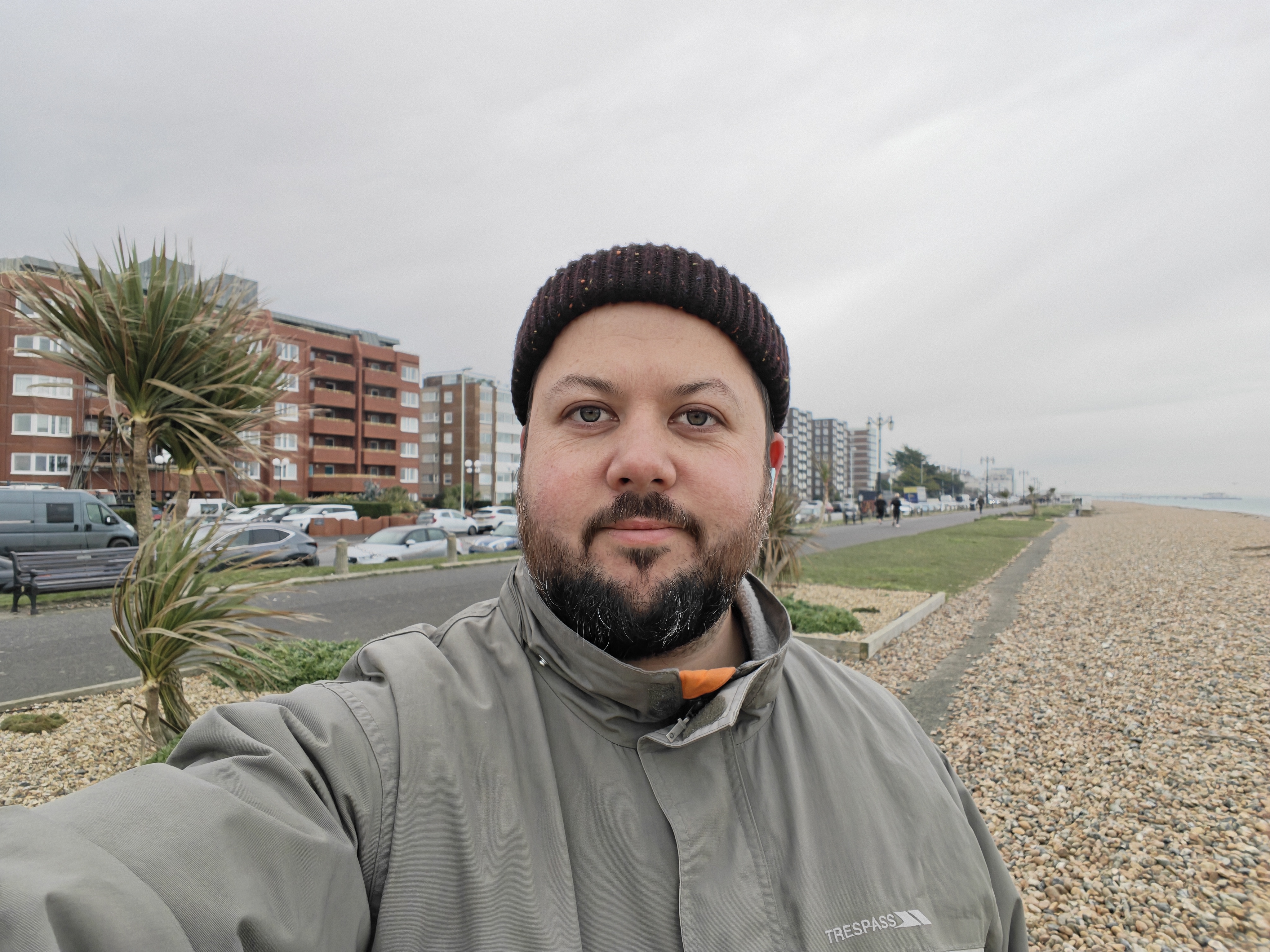 Honor Magic 8 Pro camera sample front camera selfie beach