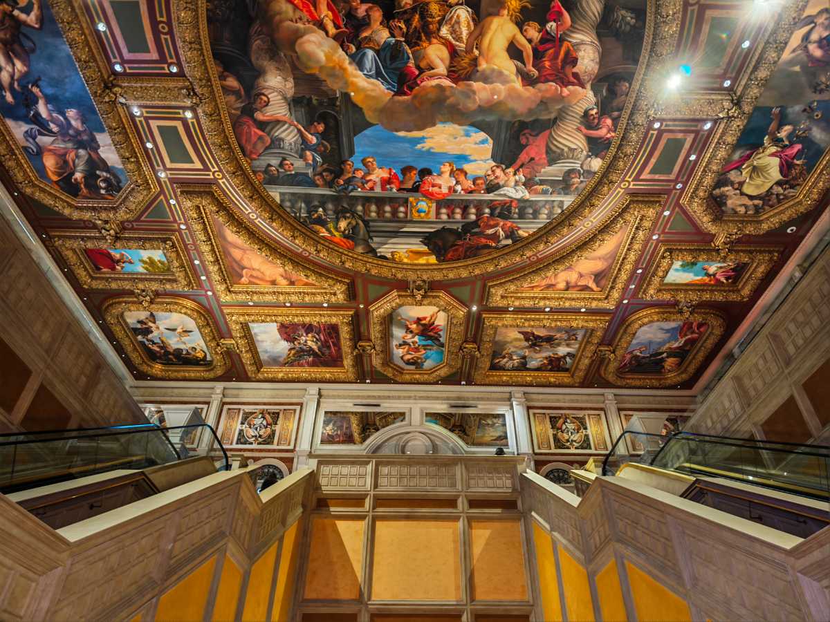 HonorMagic9Pro indoor