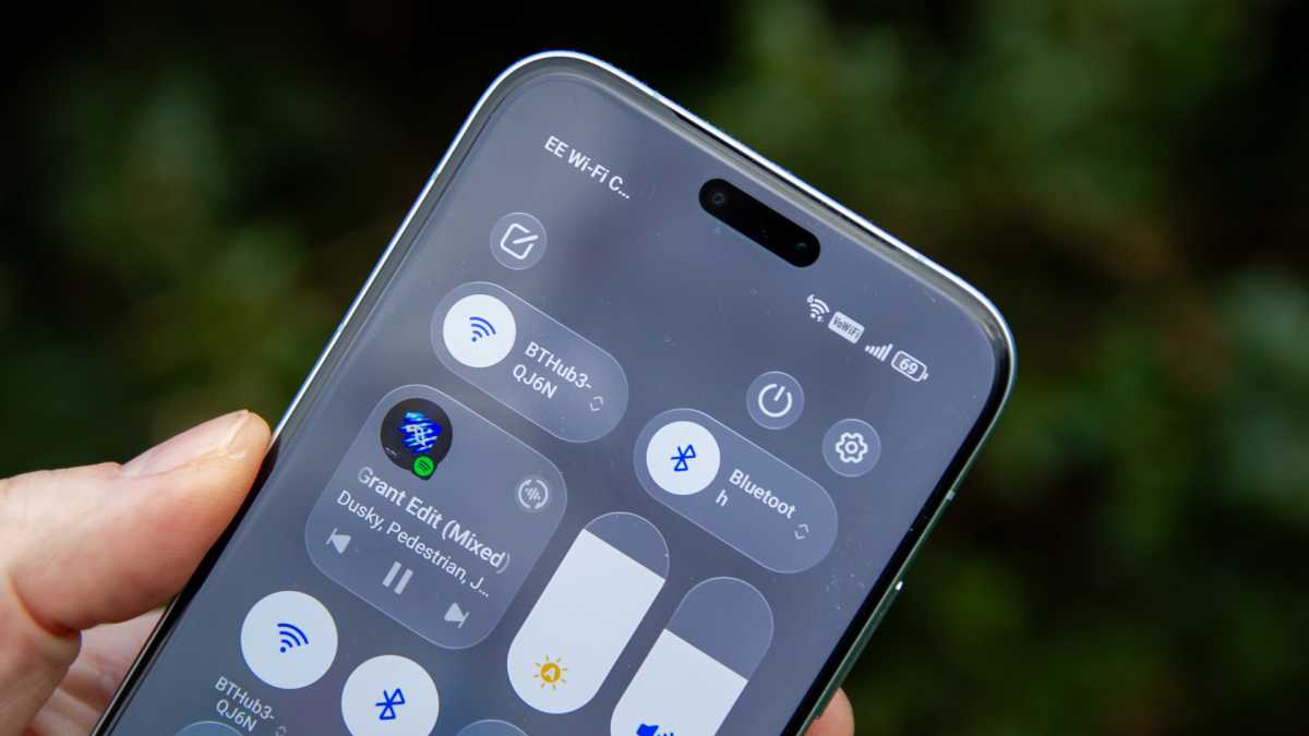 Honor Magic 8 Pro front cameras