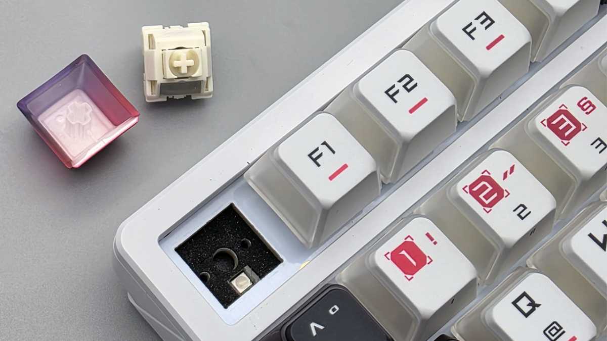 Hot-Swap-Sockel in der Asus ROG Azoth X