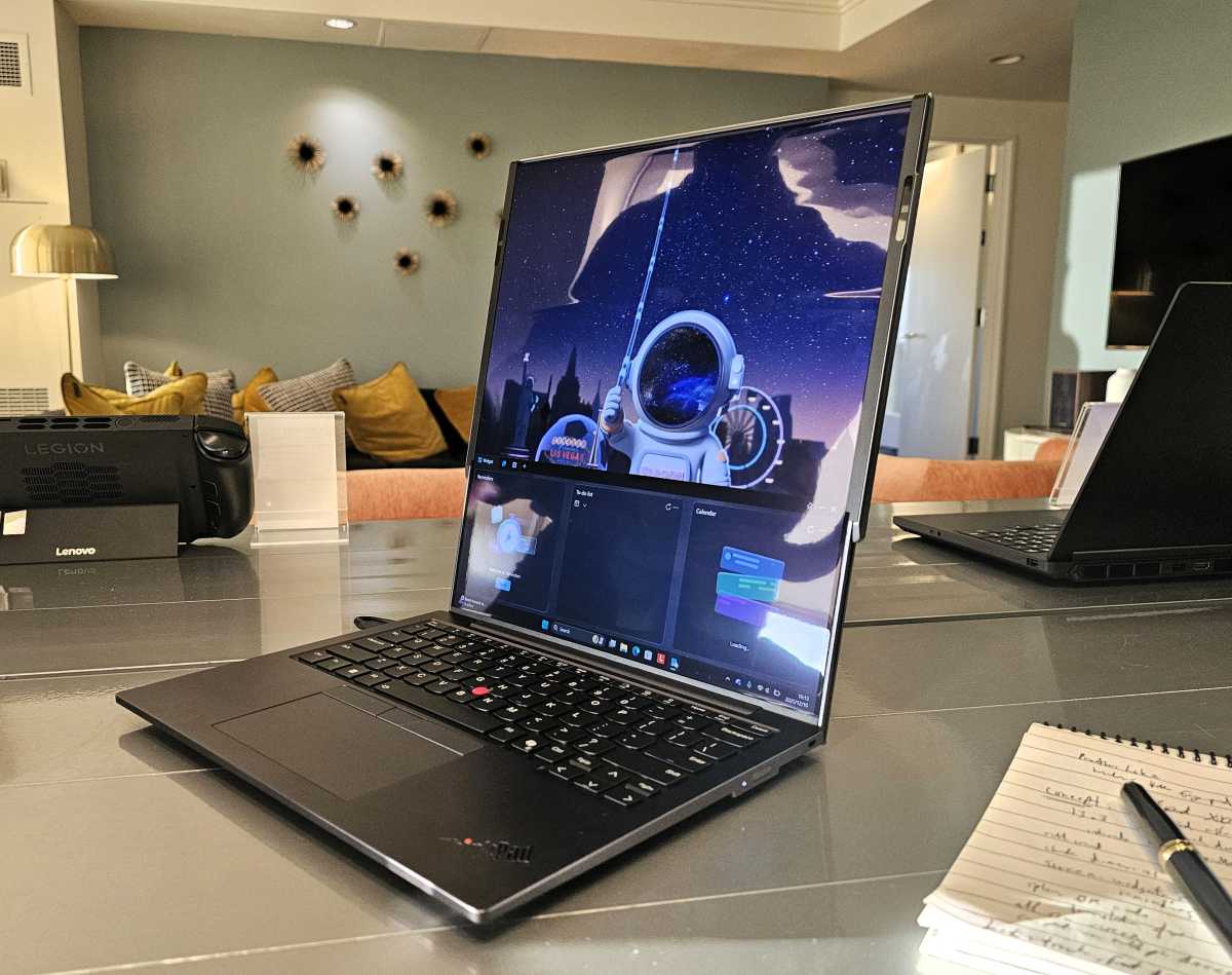 Lenovo ThinkPad Rollable XD angle