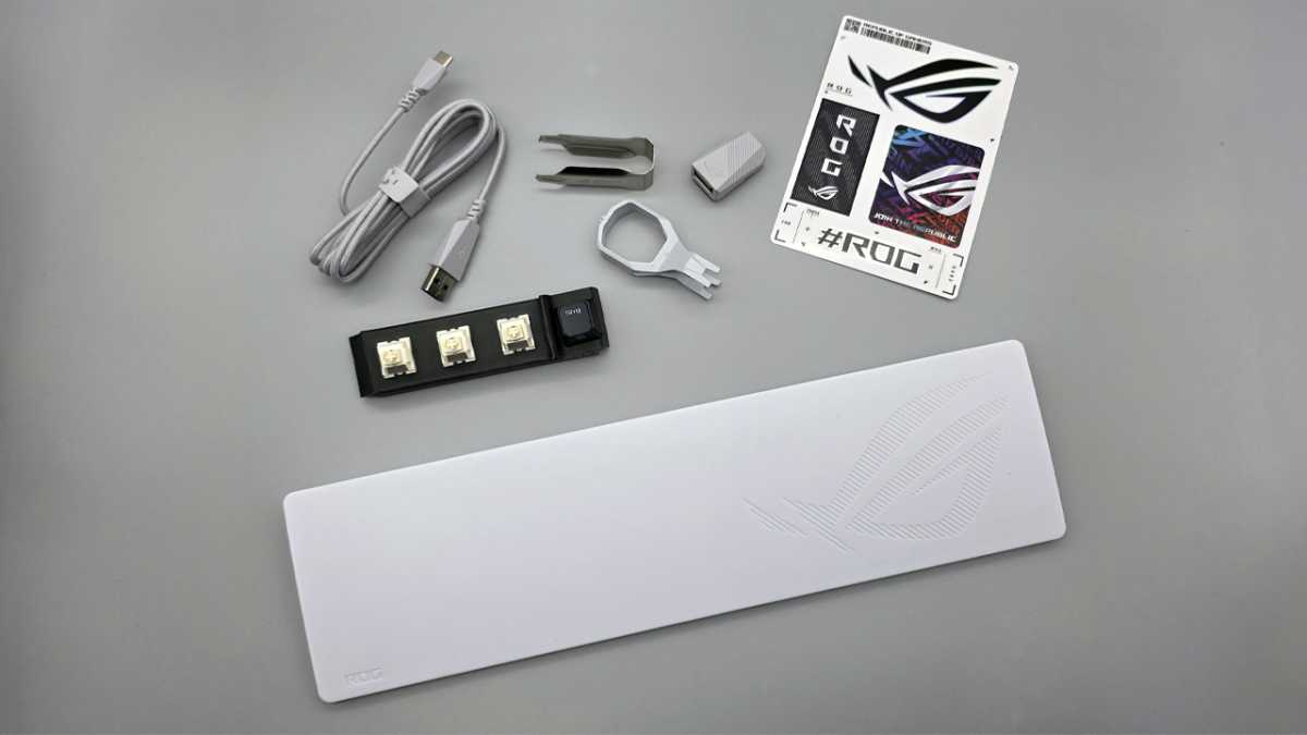 Lieferumfang der Asus ROG Azoth X