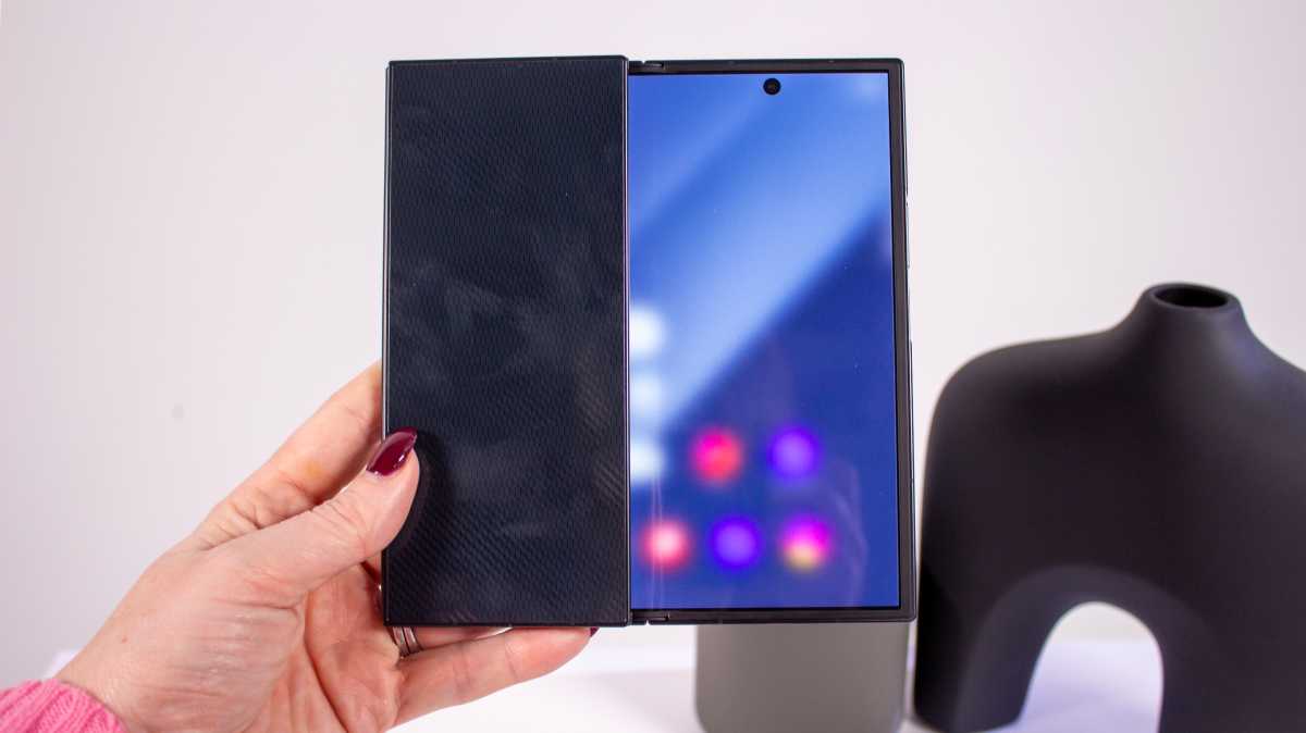 Samsung Galaxy Z TriFold 15