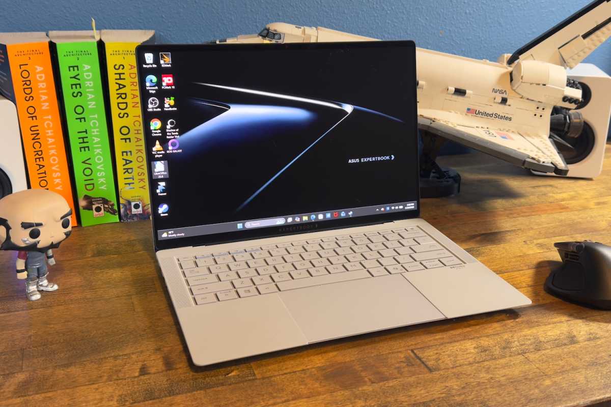 Asus ExpertBook display