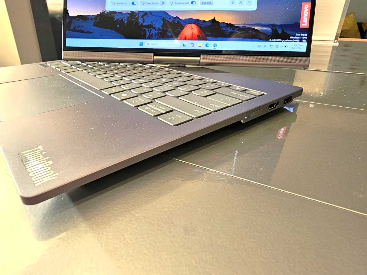 Lenovo ThinkBook Plus Gen 7 Auto Twist 3