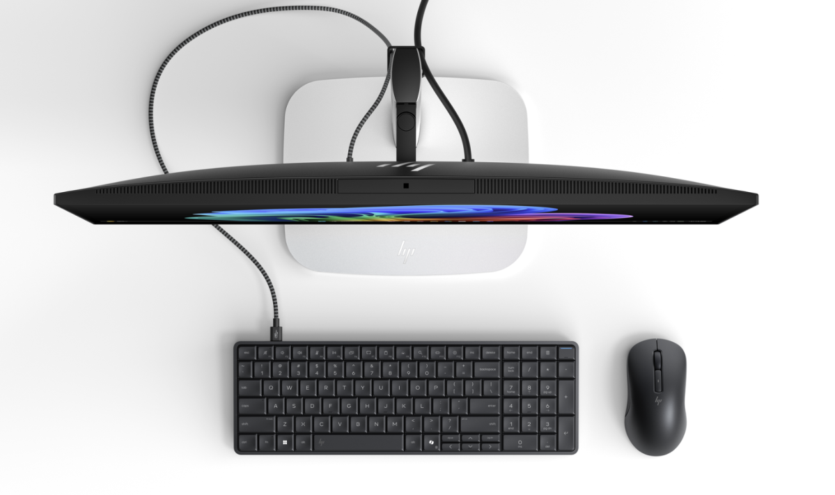 HP EliteBoard G1A  with USB on desk with monitor