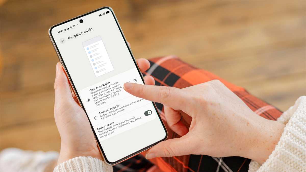 Swipe to return to home on an Android - 1