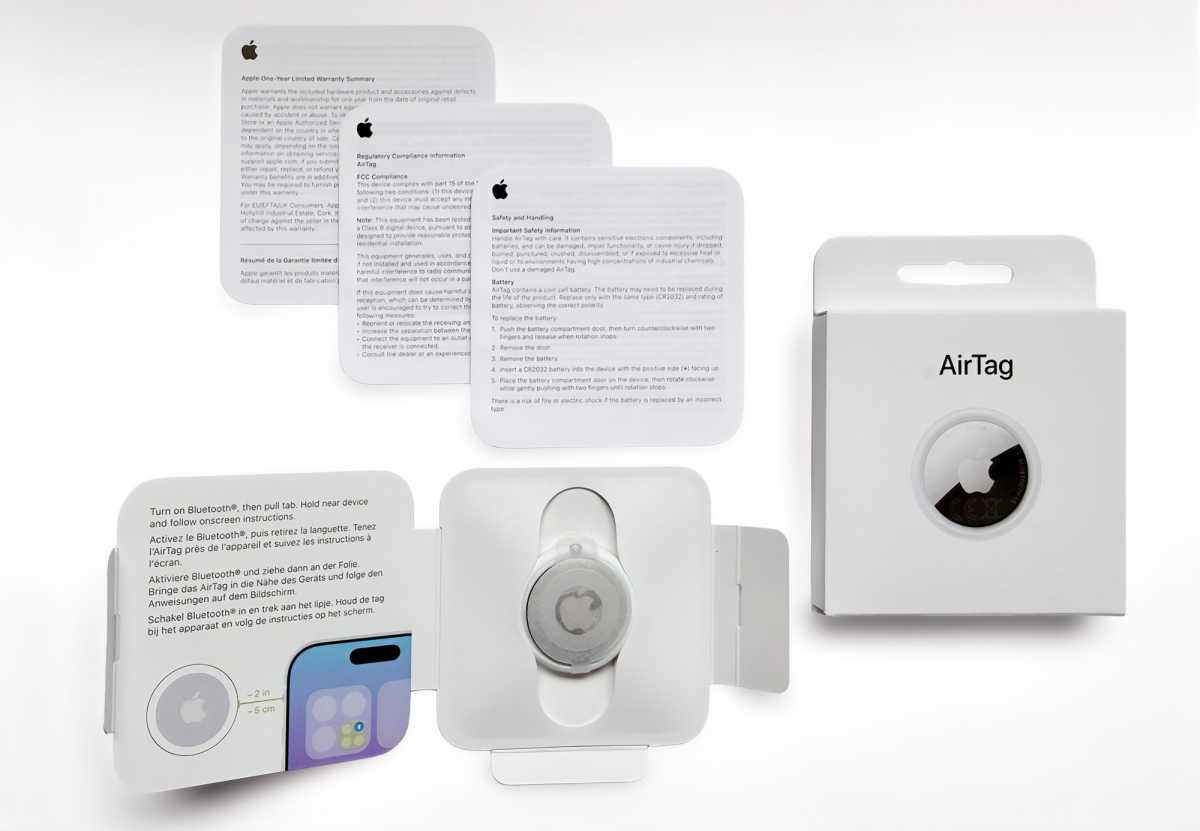 Apple AirTag 2 box contents