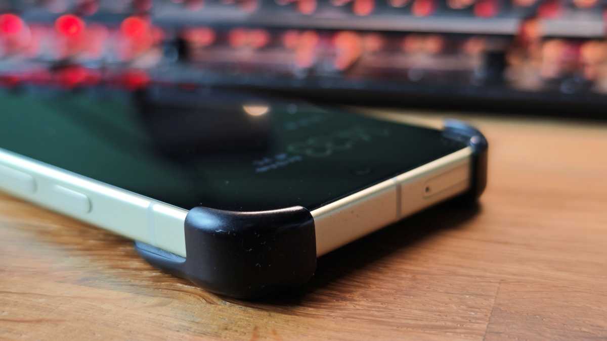 Arc Pulse case review on Pixel 10 6