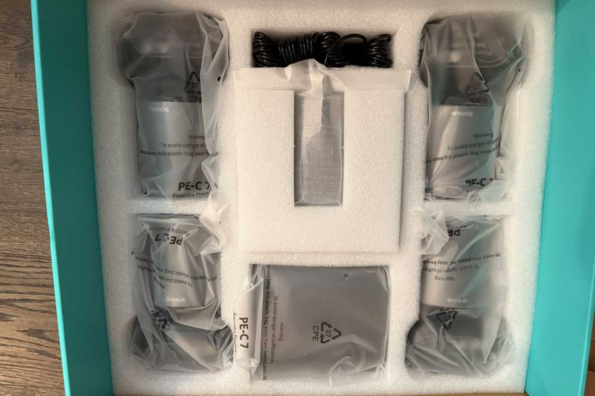 Botslab W510 in the box 2