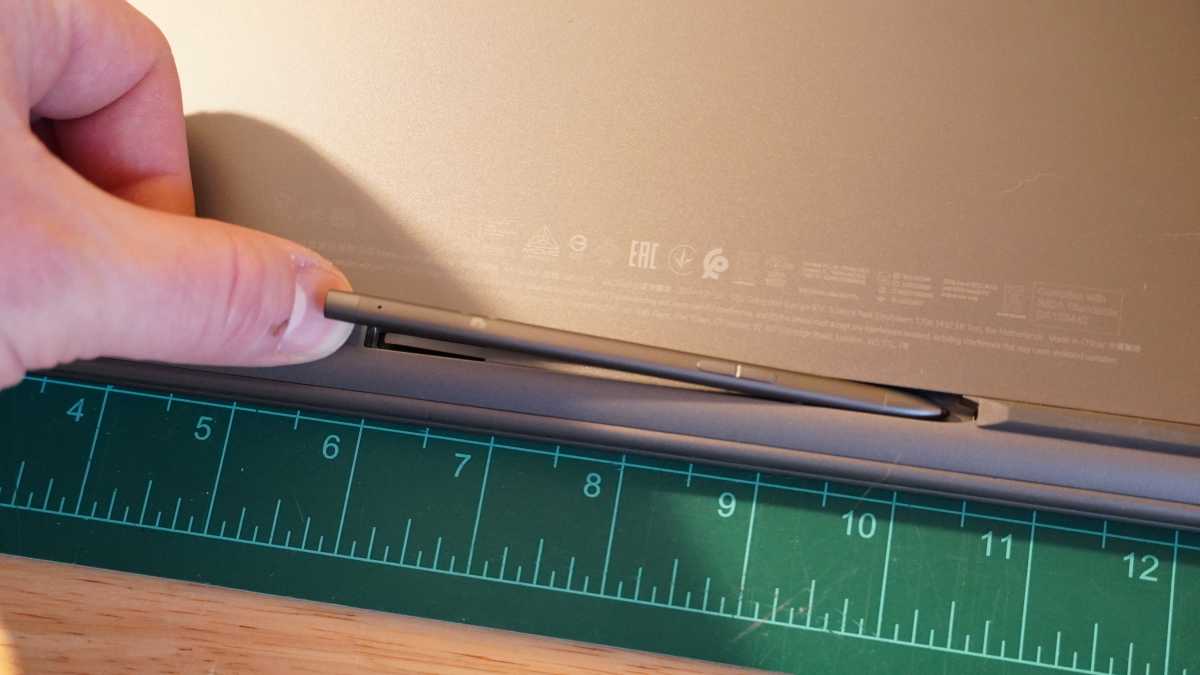 MSI Prestige Flip 14 AI+ stylus