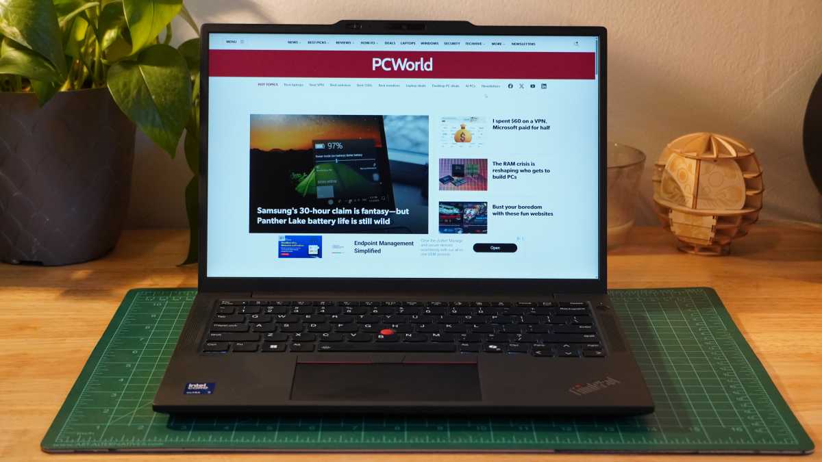 Lenovo ThinkPad X13 Gen 6 keyboard display