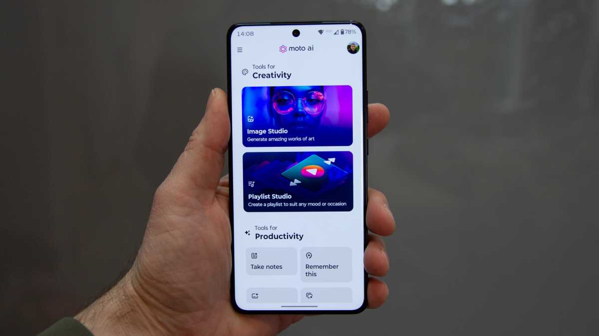 Motorola Signature Moto AI