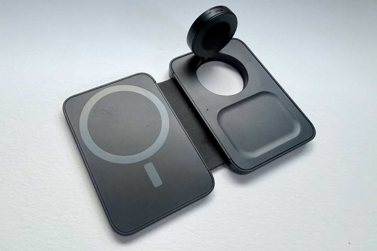 Mous 3-in-1 Wireless Charger open