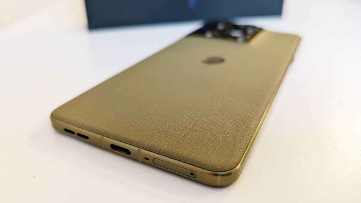 Motorola Signature design