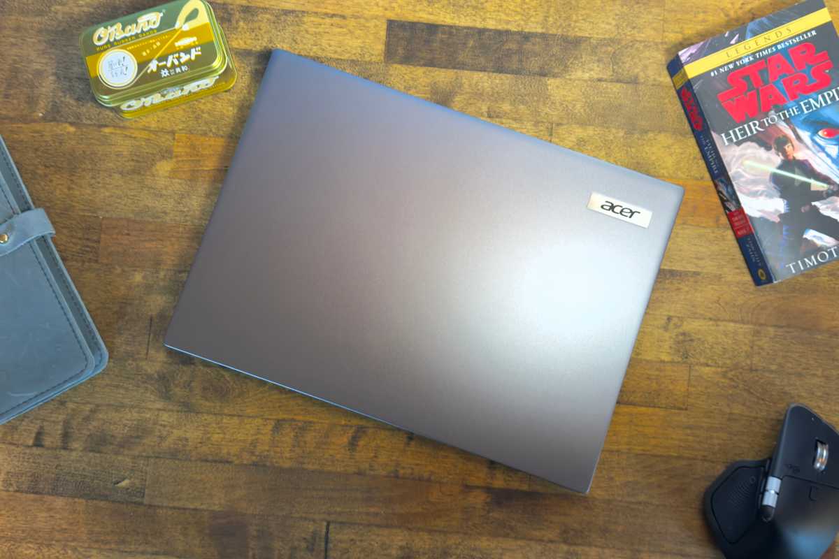 Acer TravelMate X4 14 AI design