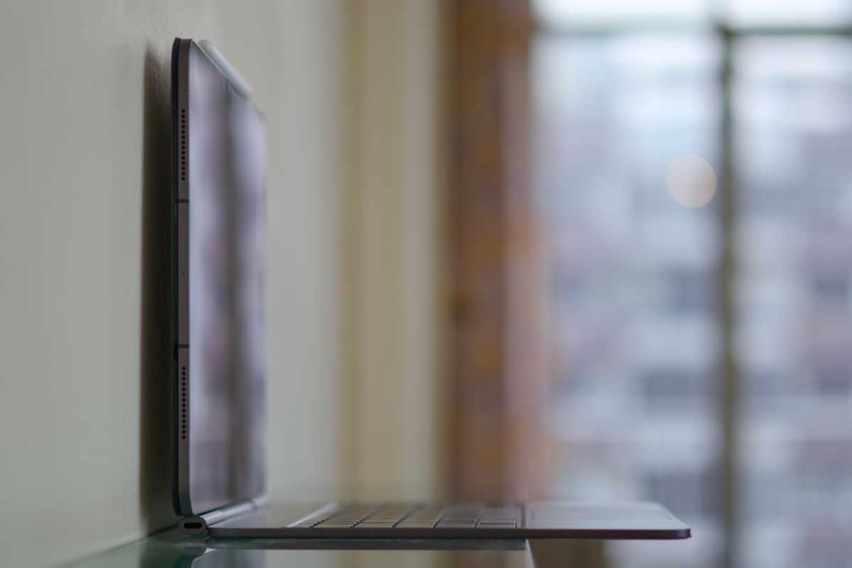 iPad Pro M4 side view