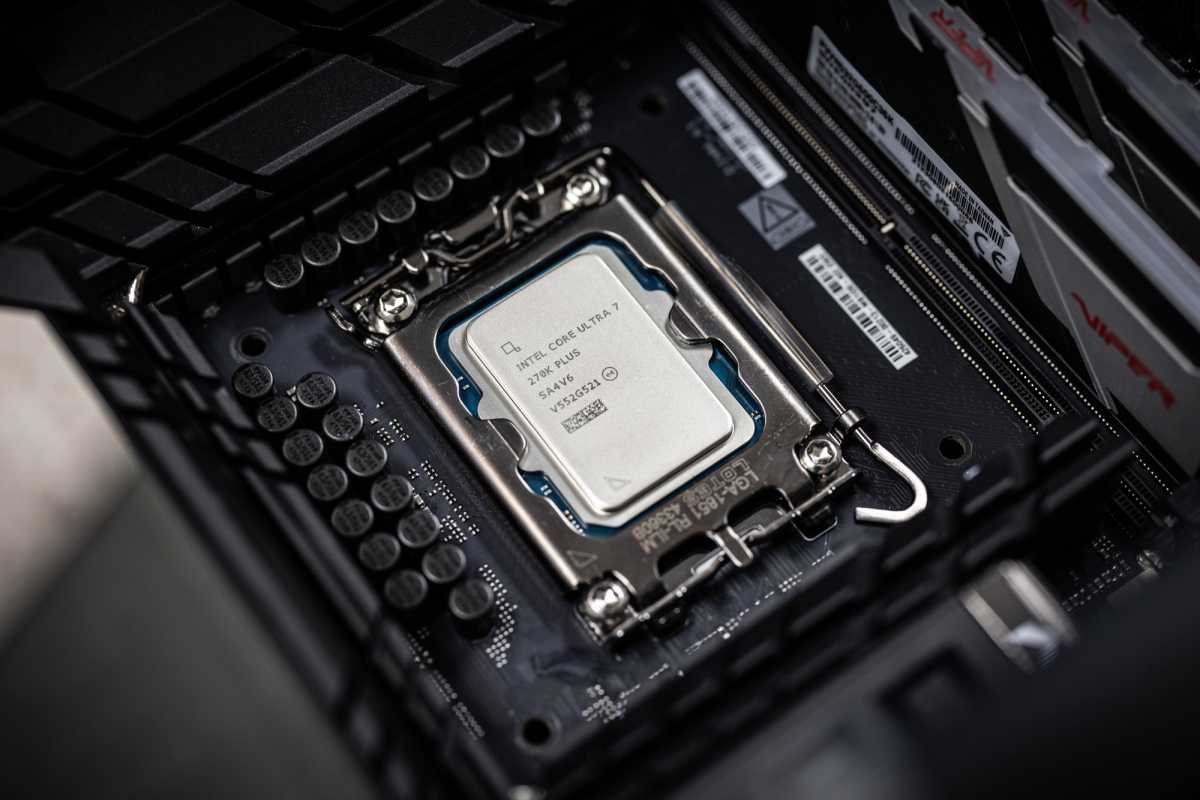 Intel Core Ultra 7 270K Plus in motherboard