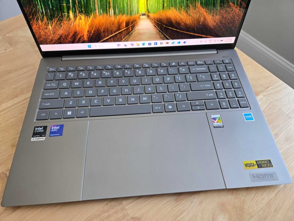 Acer Swift 16 AI keyboard
