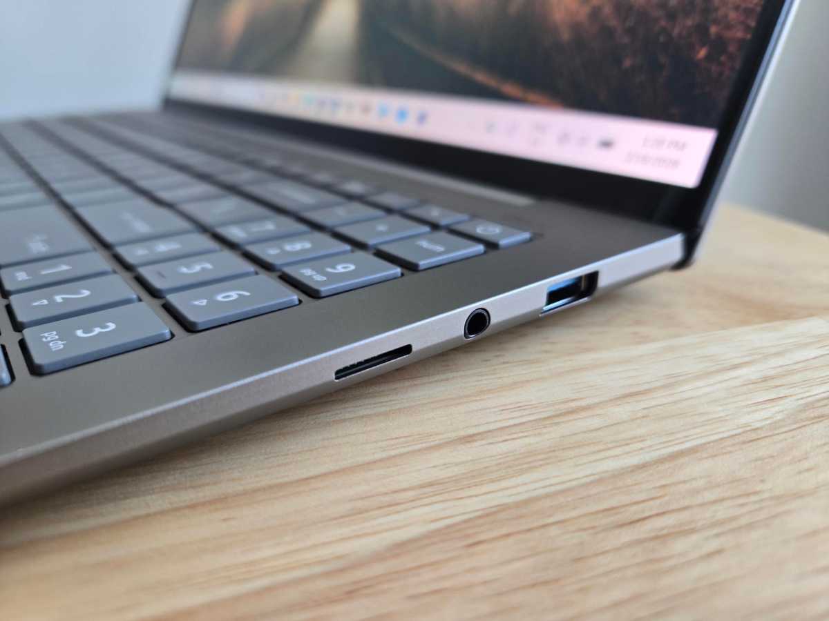 Acer Swift 16 AI right side