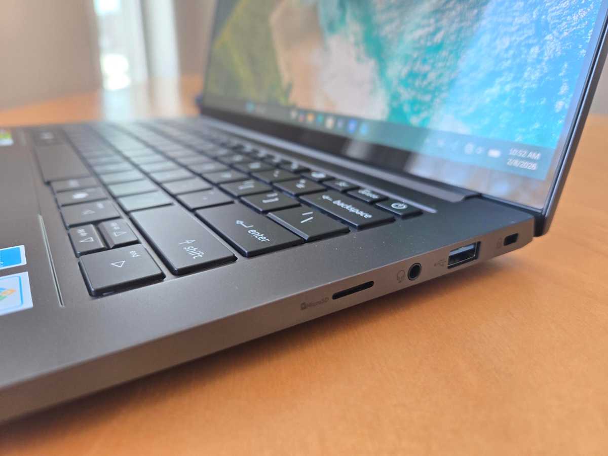 Acer Swift X 14 AI right side