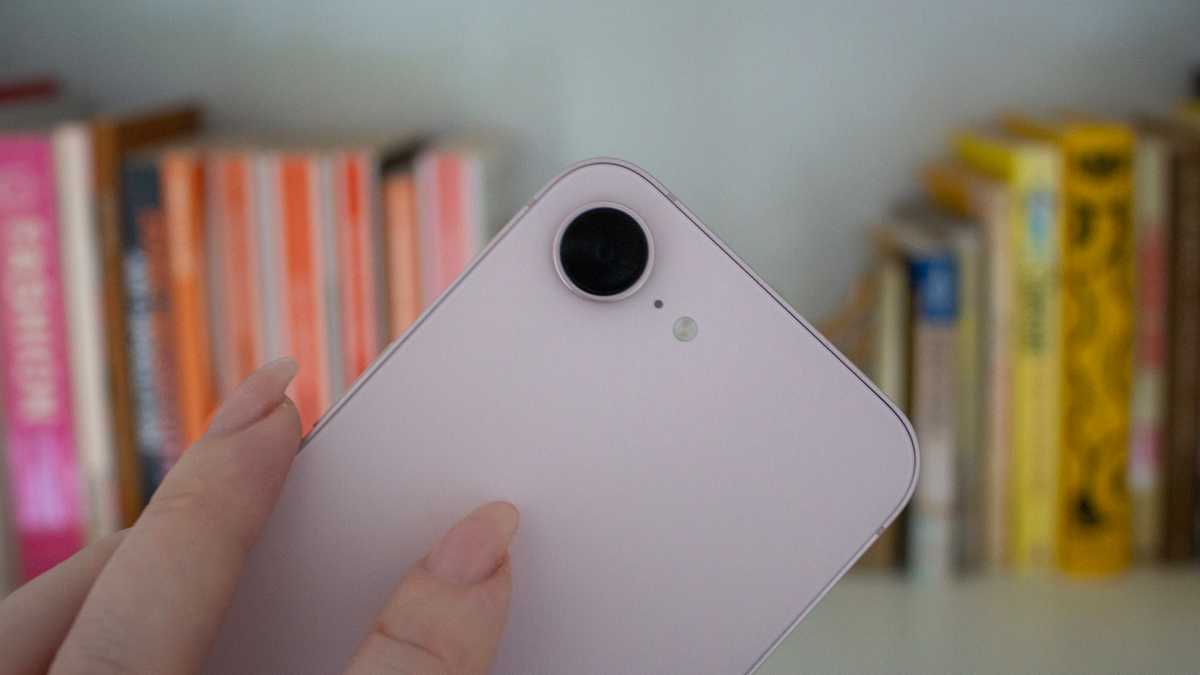 Apple iPhone 17e review 23