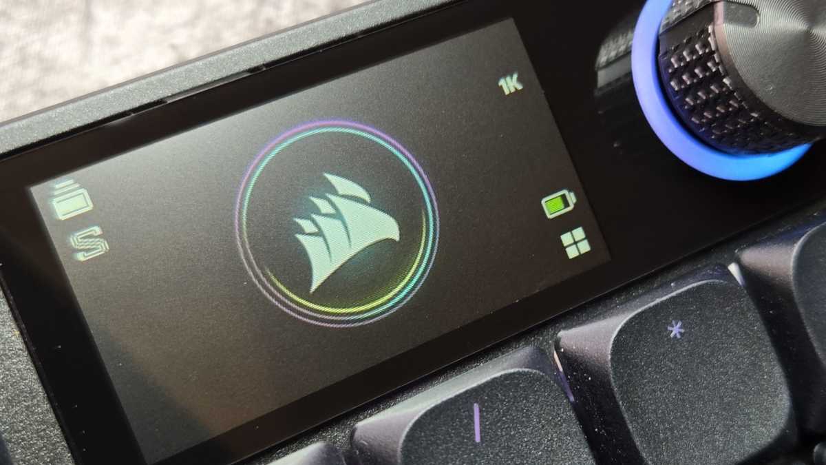 Corsair Vanguard keyboard screen