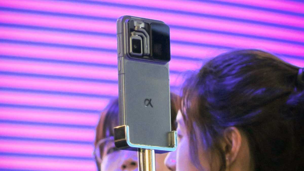 Honor Robot Phone hands on MWC 26 back