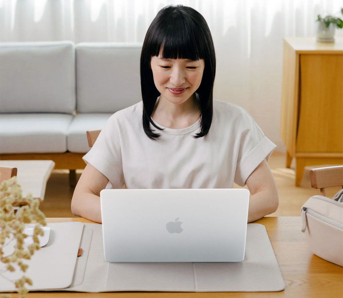 Mari Kondo Orbitkey Hybrid Laptop Sleeve 