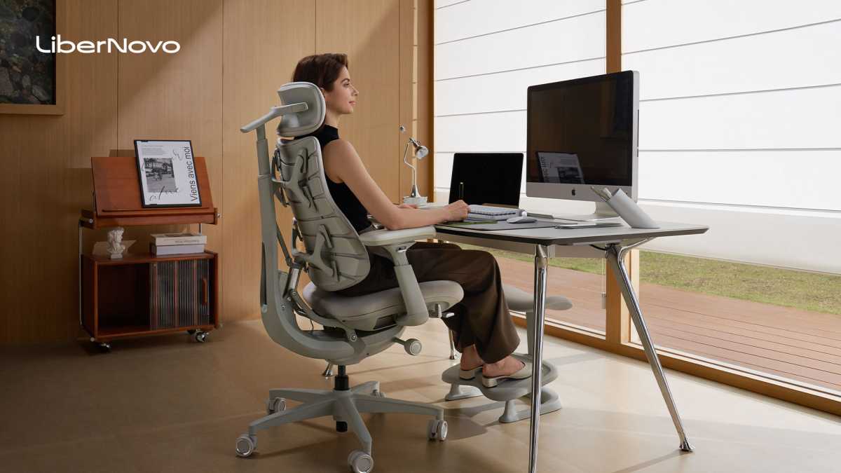 LiberNovo Omni Desk 3