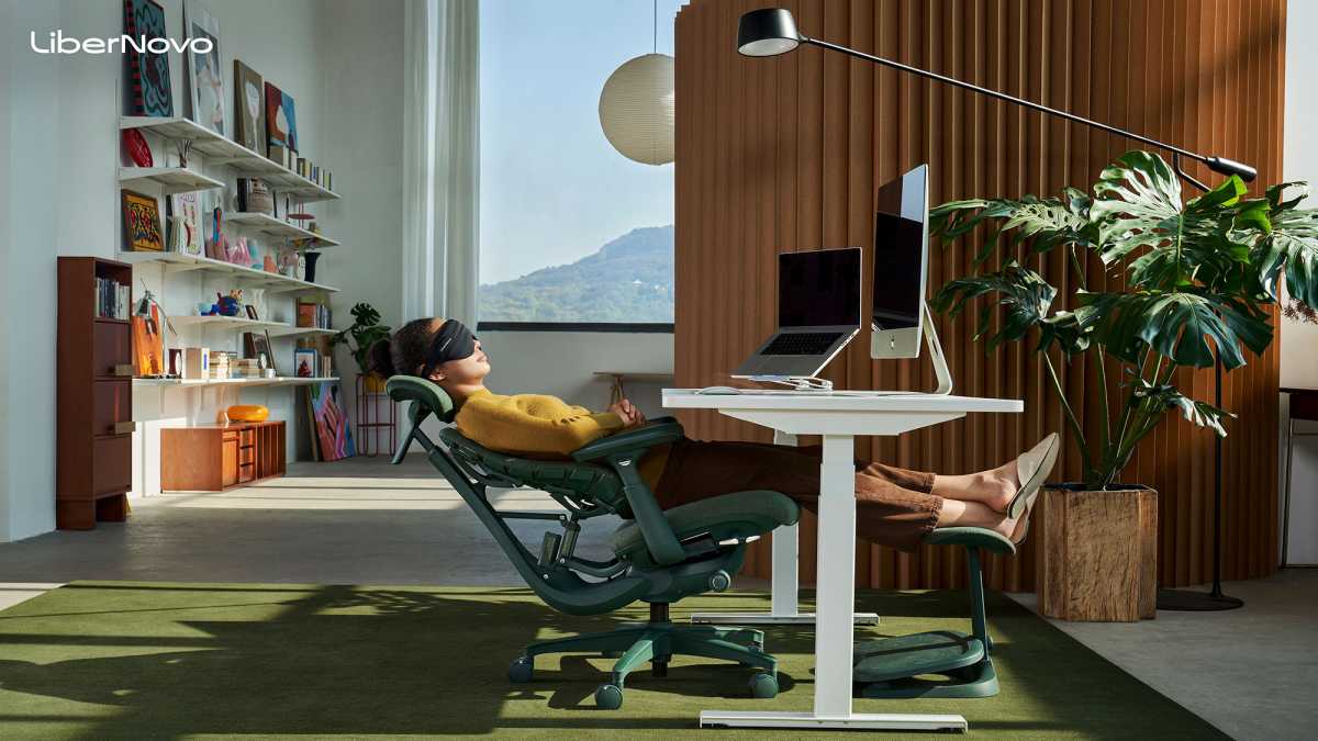 LiberNovo Omni Moss recline 1