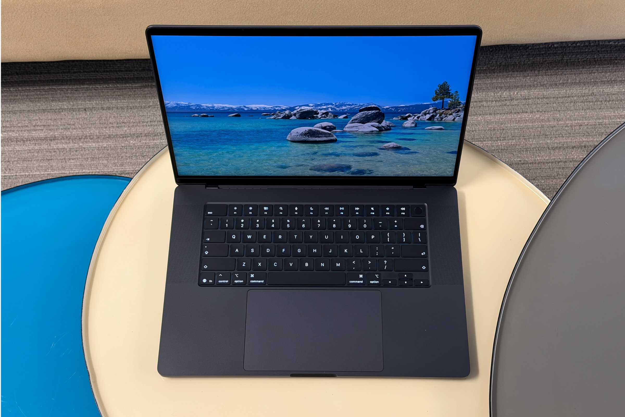 Apple 14-inch MacBook Pro (M5 Max, 2026) - Ultimate gaming Mac